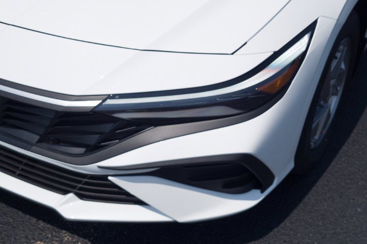 New 2026 Hyundai Elantra SE FWD image 9