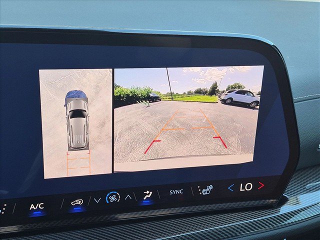 New 2027 Chevrolet Traverse Z71 w/ Driver Confidence Package AWD/4WD image 12
