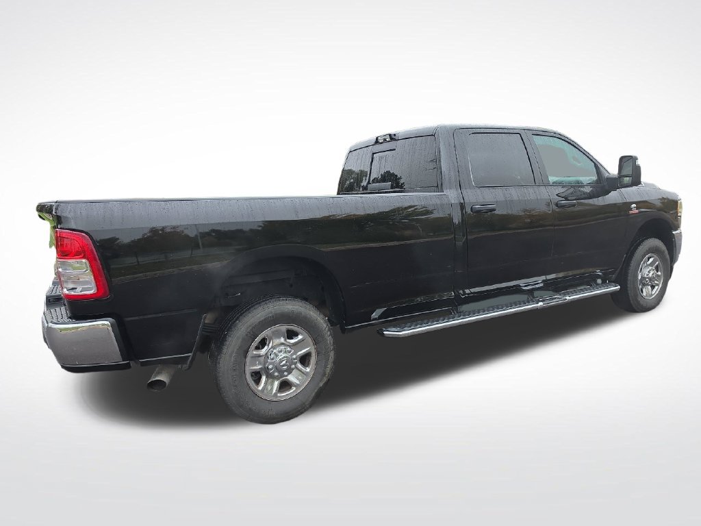 Used 2024 RAM 3500 Tradesman w/ Chrome Appearance Group AWD/4WD image 6