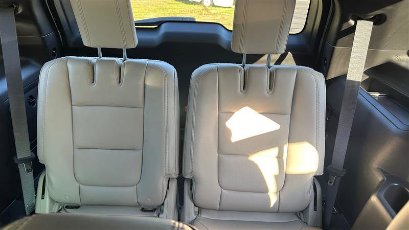 Used 2015 Ford Explorer XLT w/ Equipment Group 202B image 17