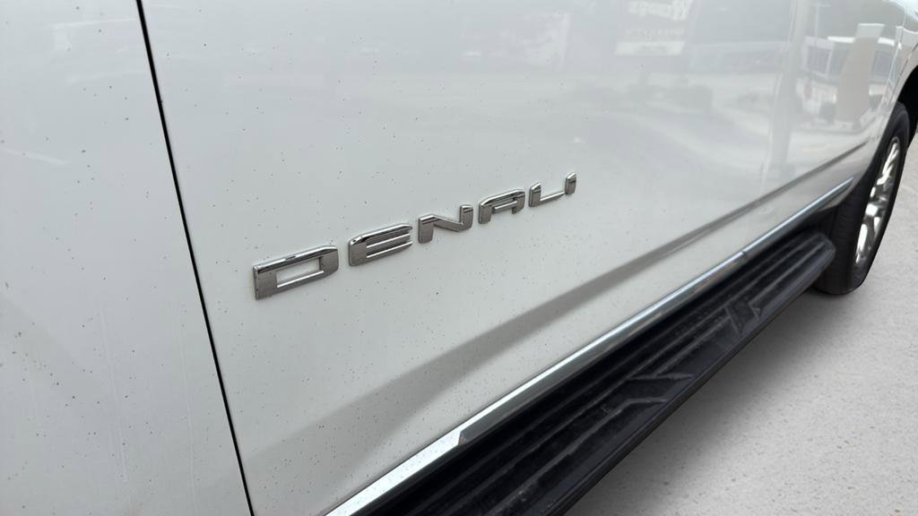 Used 2021 GMC Yukon XL Denali w/ Advanced Technology Package image 5