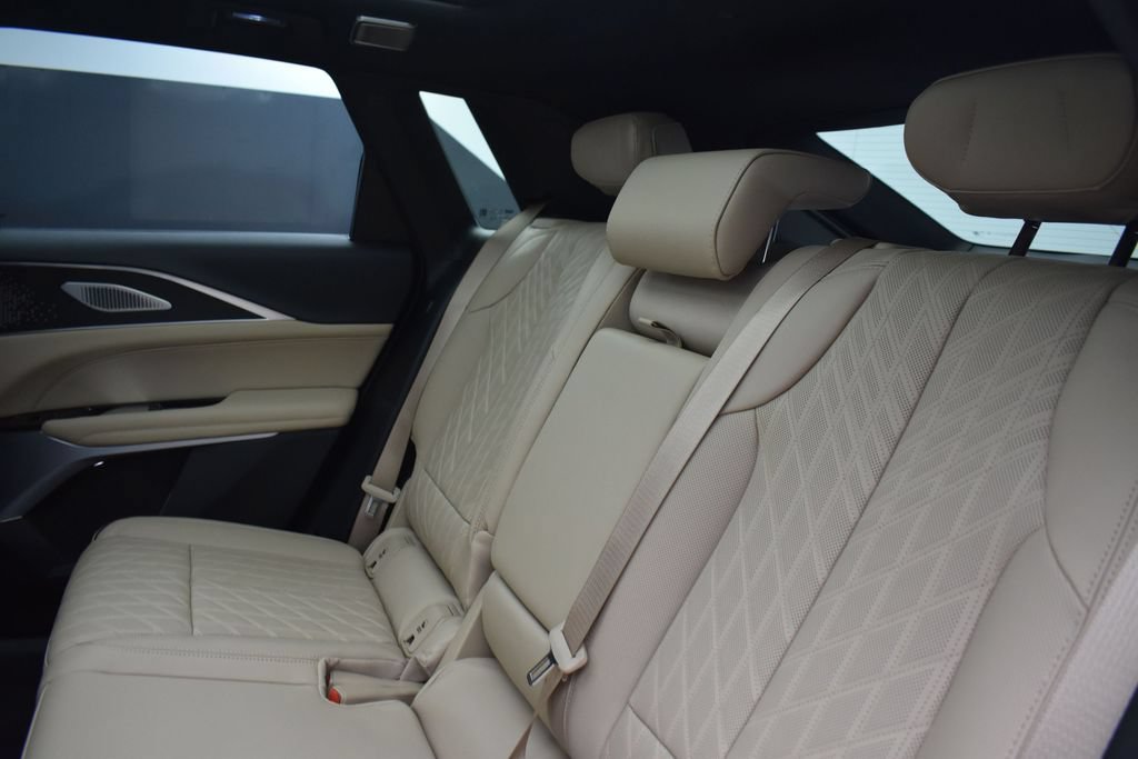New 2026 Cadillac Lyriq Signature Sport w/ Nappa Leather Package AWD/4WD image 29