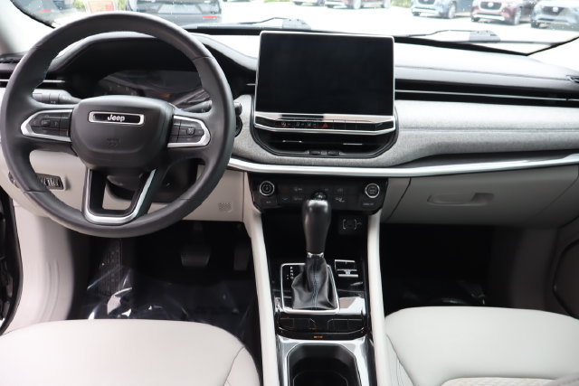 Used 2022 Jeep Compass Latitude FWD image 28