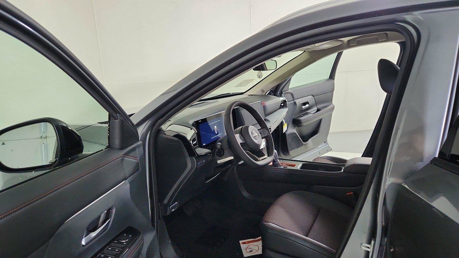 Used 2026 Nissan Kicks SR w/ Illumination Package AWD/4WD image 15
