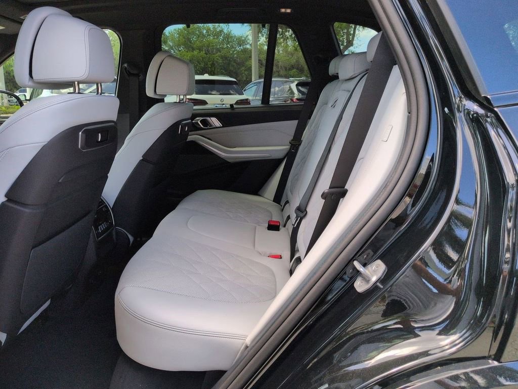 New 2026 BMW X5 xDrive40i w/ Executive Package image 14