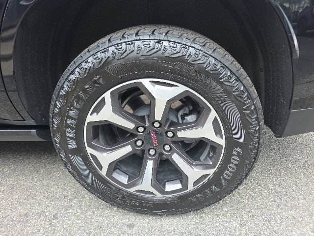Used 2025 GMC Yukon AT4 Ultimate AWD/4WD image 11