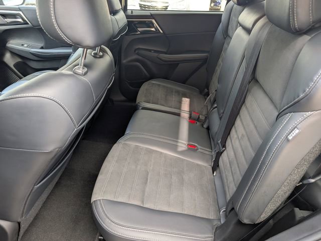 Used 2024 Mitsubishi Outlander SE image 26