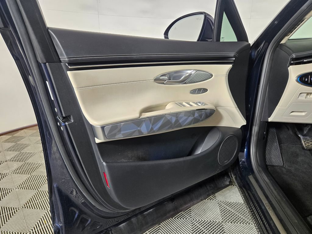 Used 2022 Genesis GV70 3.5T Sport w/ Sport Advanced Package image 10