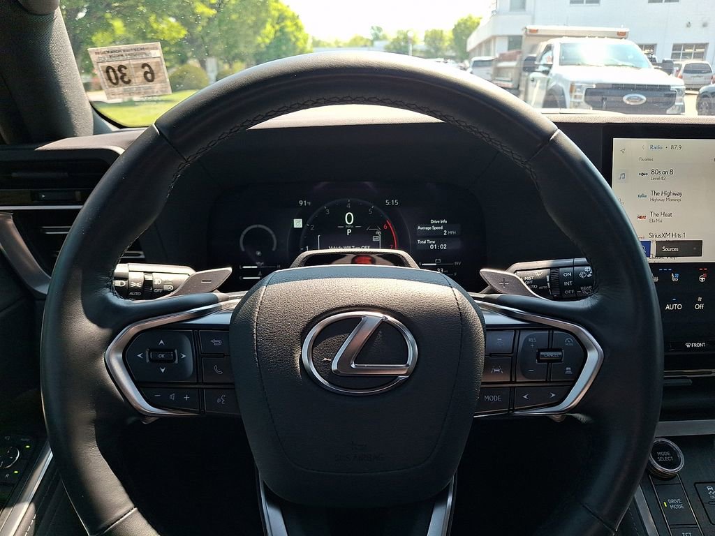 Used 2025 Lexus GX 550 w/ Accessory Package (2T) AWD/4WD image 19