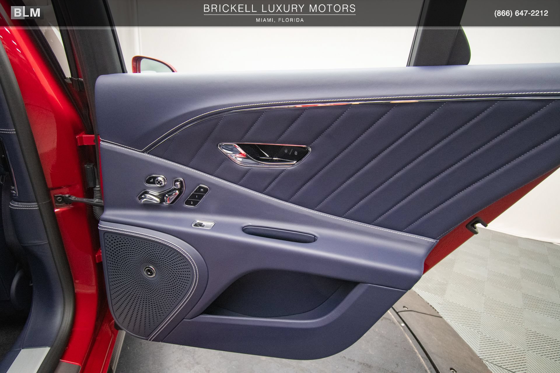 Used 2024 Bentley Flying Spur V8 AWD/4WD image 44