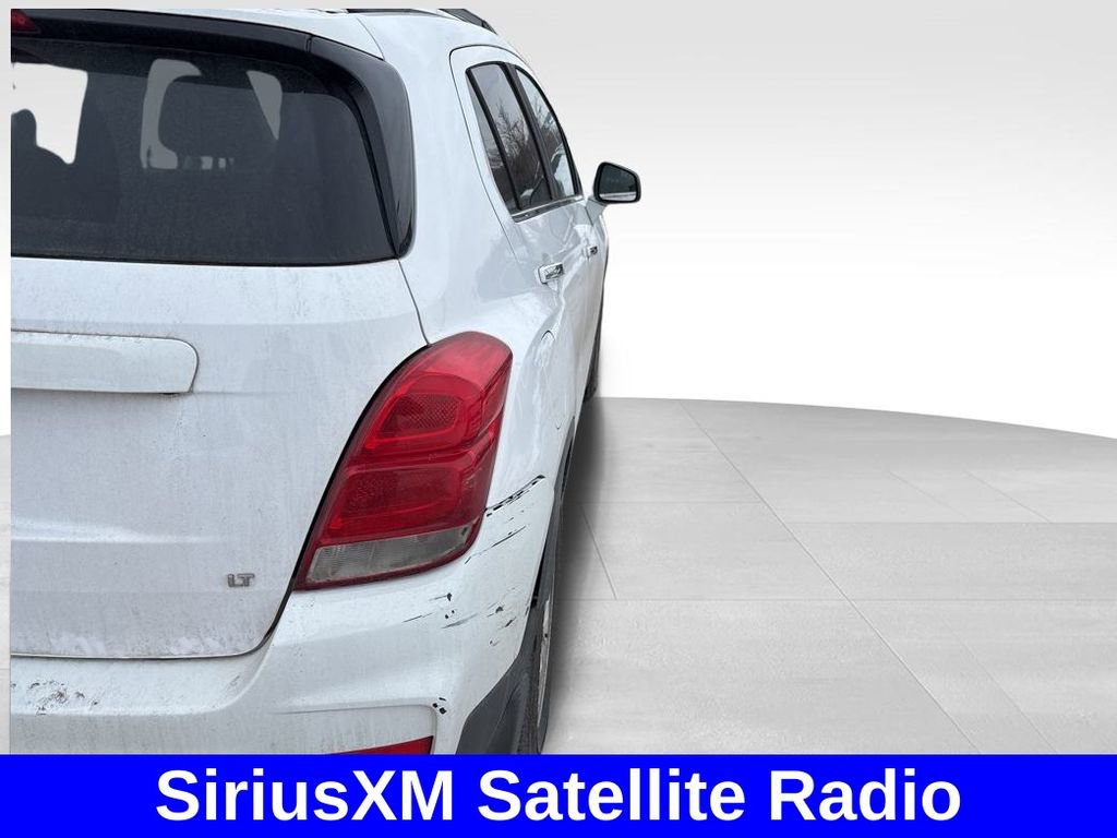 Used 2018 Chevrolet Trax LT w/ LT Convenience Package image 5