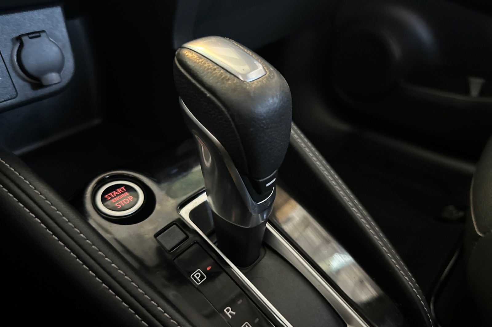 Used 2020 Nissan Kicks SR FWD image 21