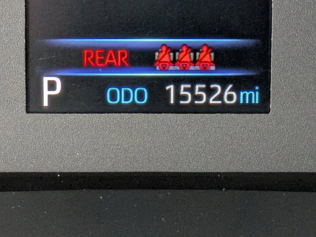 Used 2025 Toyota Corolla Cross LE image 24