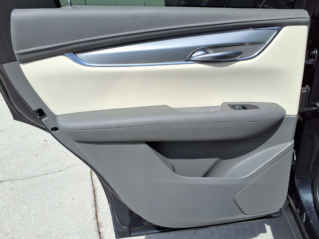 Used 2021 Cadillac XT5 Premium Luxury FWD image 17