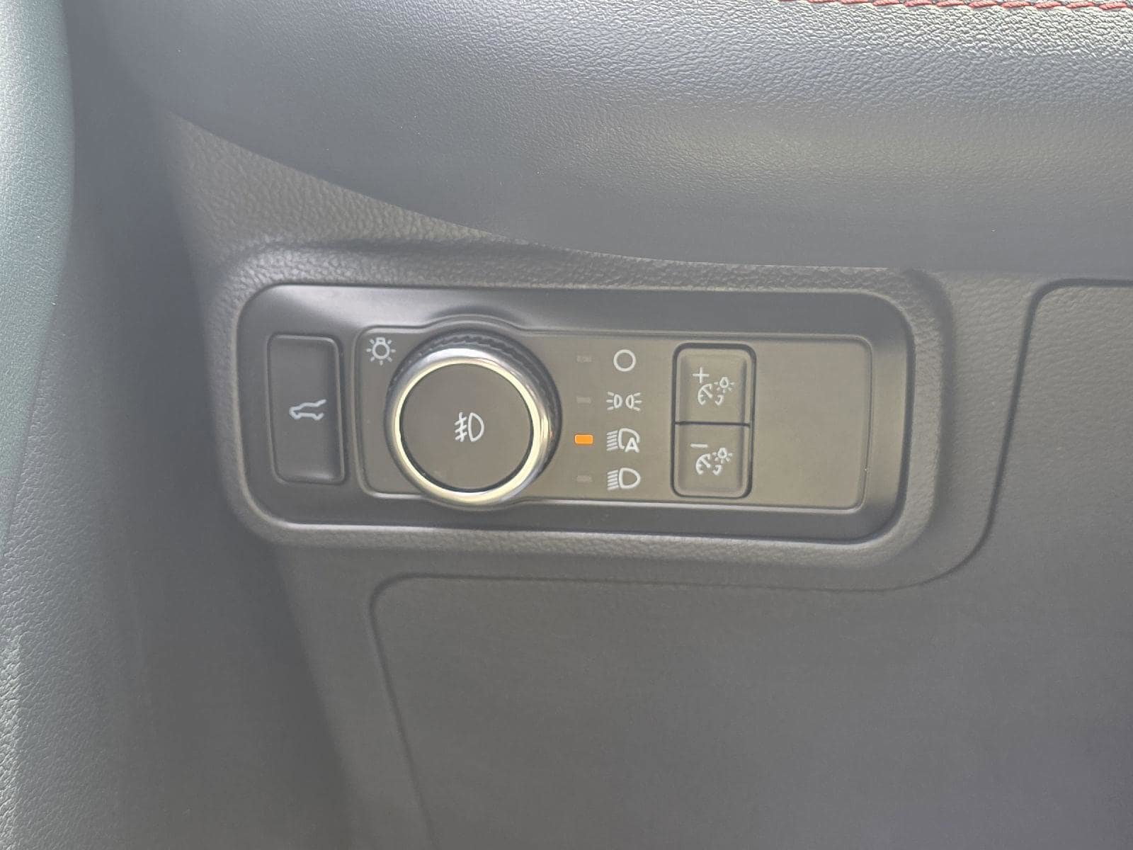 Used 2025 Ford Explorer ST-Line w/ ST-Line Street Pack AWD/4WD image 17