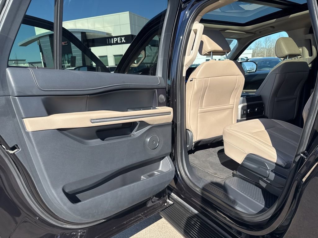 Used 2024 Ford Expedition Max Limited image 30