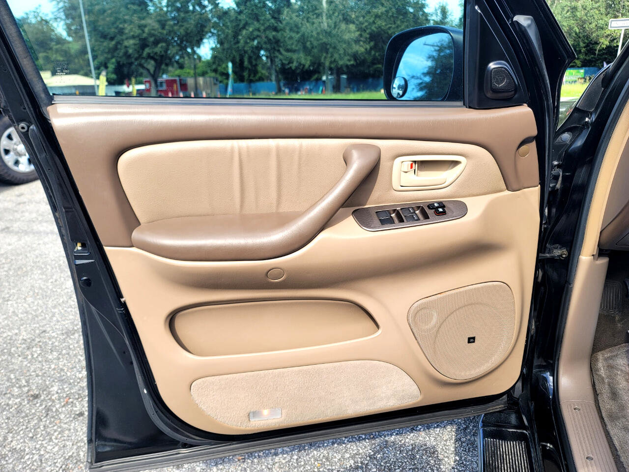 Used 2004 Toyota Sequoia Limited image 9