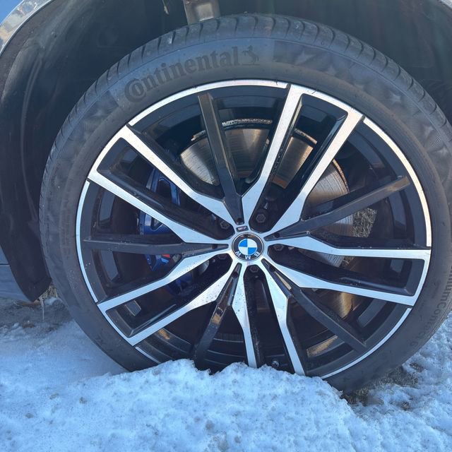 Used 2022 BMW X5 M50i image 18