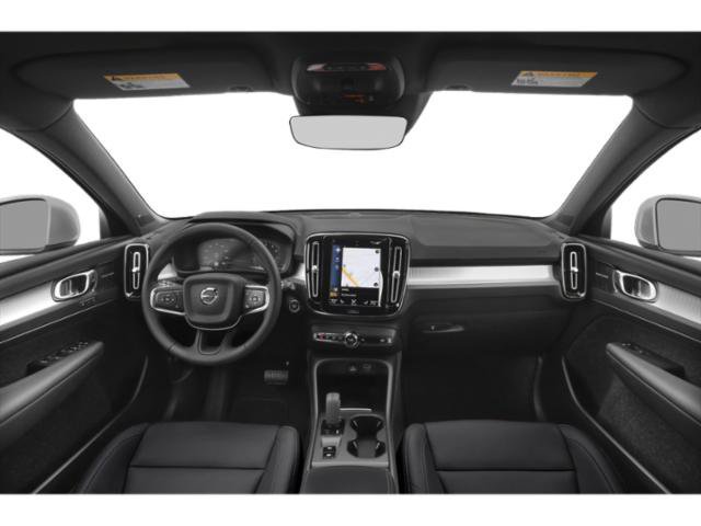 Used 2020 Volvo XC40 T4 Momentum FWD image 8