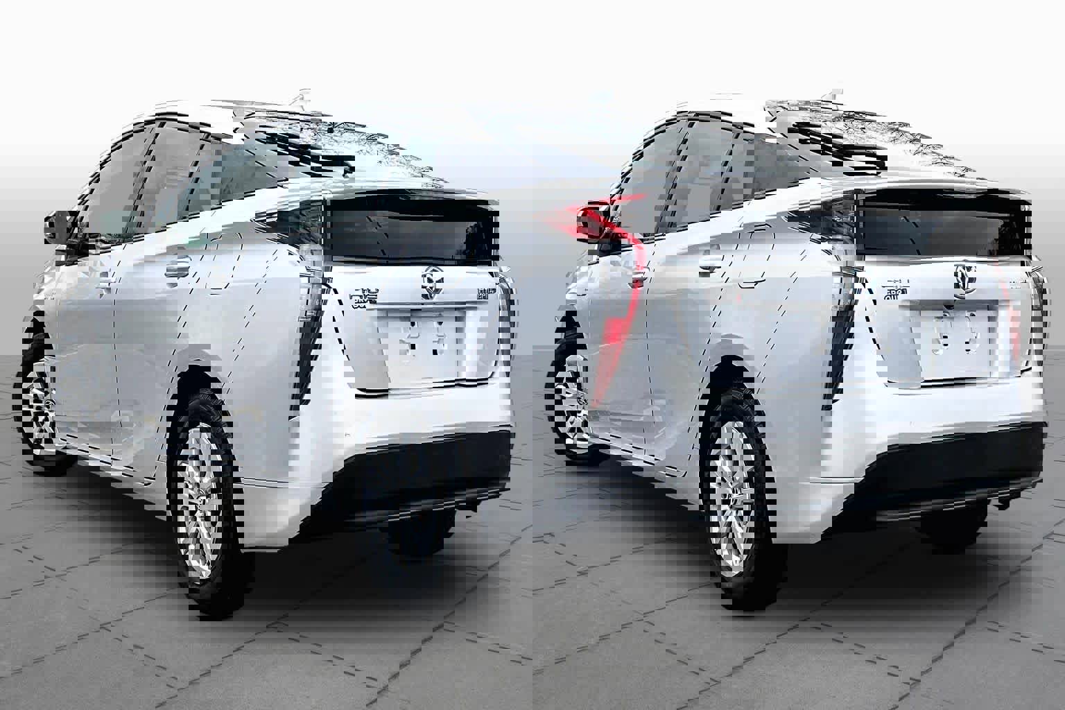 Used 2016 Toyota Prius Two image 12