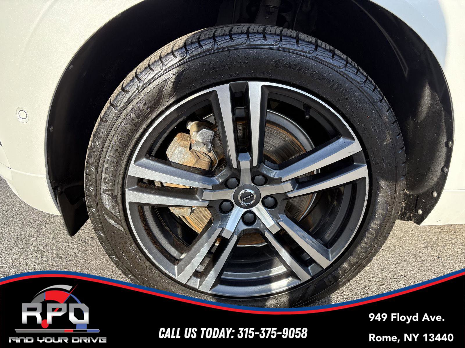 Used 2019 Volvo XC60 T6 Momentum AWD/4WD image 9