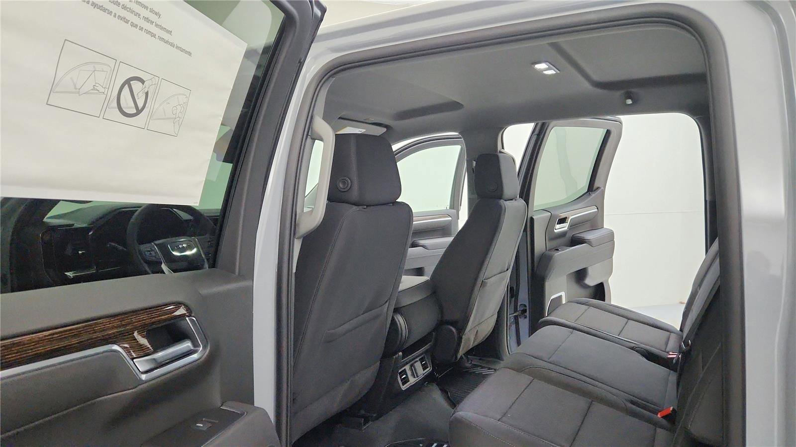 Used 2025 GMC Sierra 1500 SLE image 25