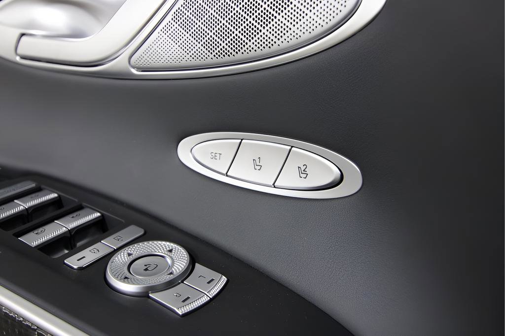 Used 2025 Genesis GV70 3.5T Sport w/ Sport Prestige Package AWD/4WD image 32