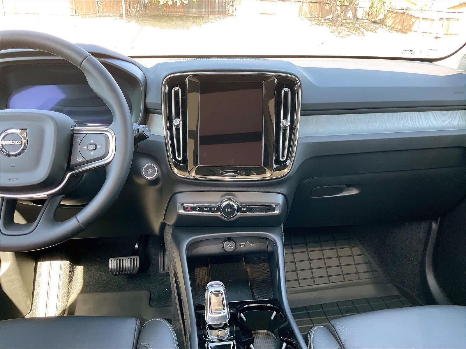 New 2026 Volvo XC40 B5 Ultra w/ Protection Package Premier AWD/4WD image 9
