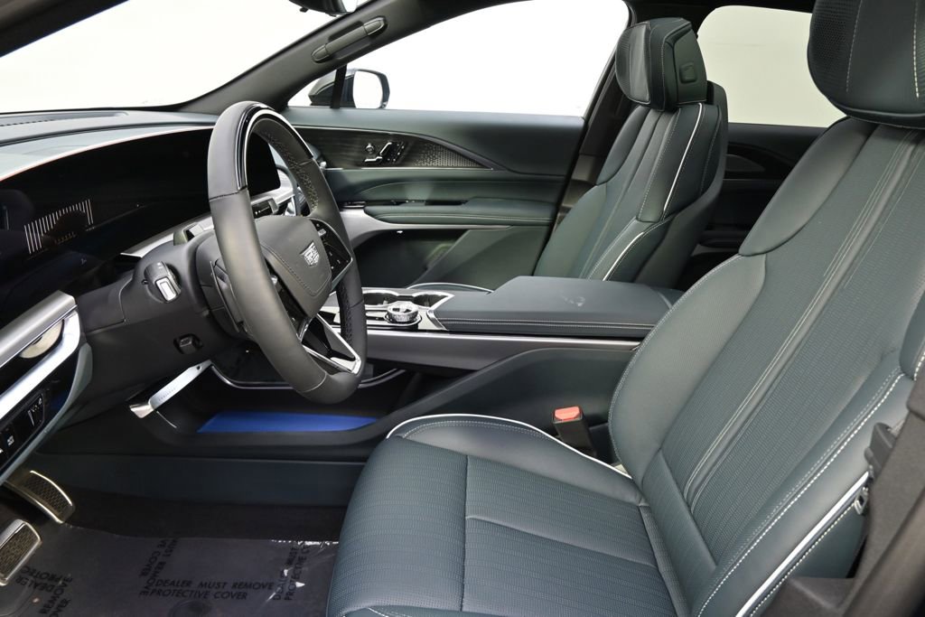 New 2025 Cadillac Lyriq Luxury w/ Nappa Leather Package AWD/4WD image 13