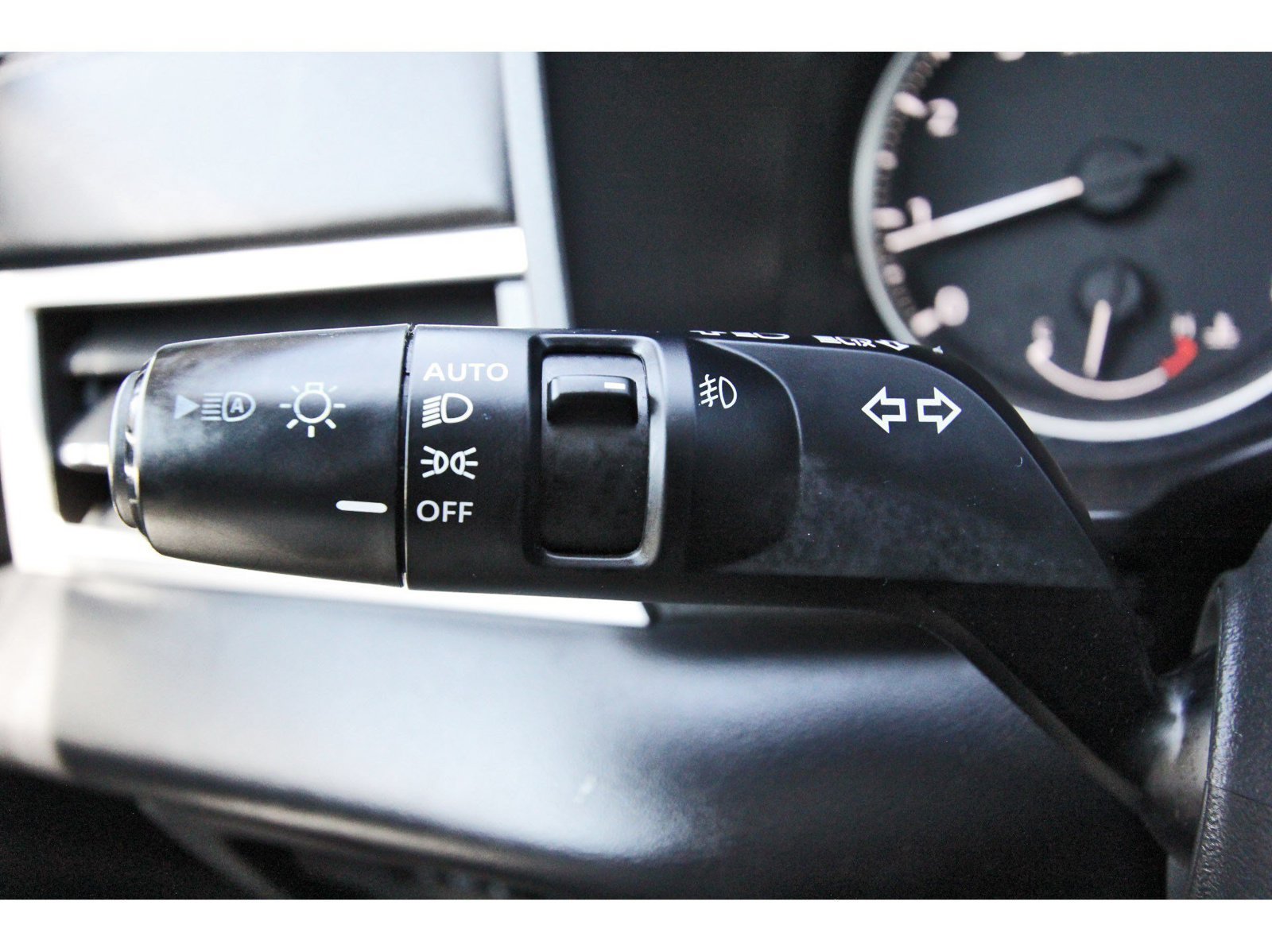 Used 2025 Mitsubishi Outlander SE FWD image 17