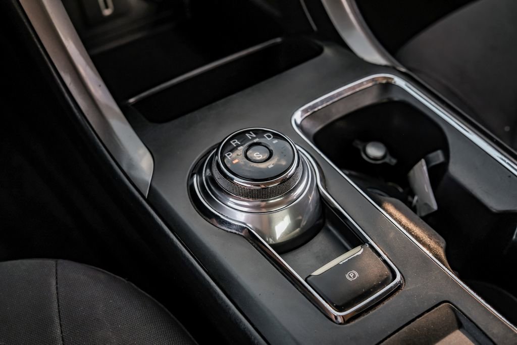 Used 2018 Ford Fusion SE w/ Fusion SE Technology Package image 23