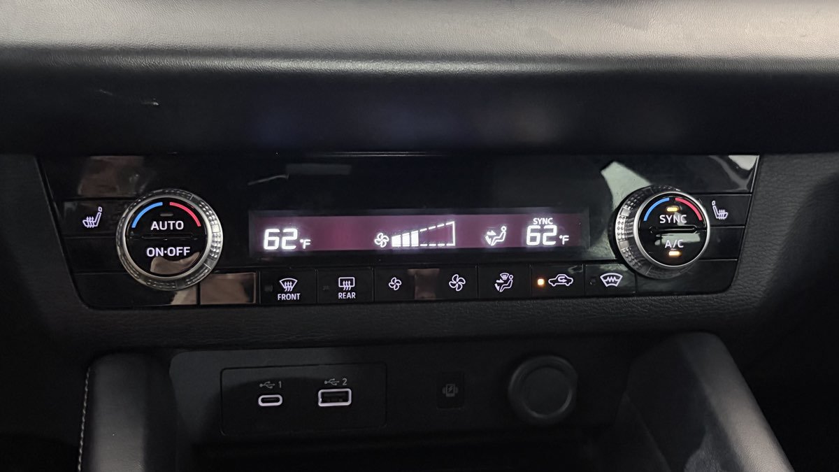 Used 2023 Mitsubishi Outlander ES AWD/4WD image 19