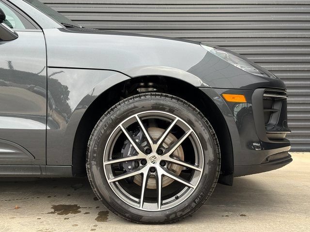 Certified 2026 Porsche Macan AWD/4WD image 11