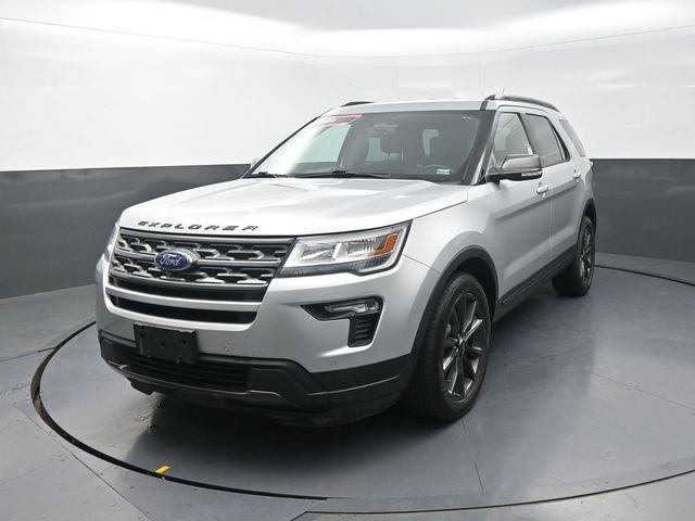 Used 2019 Ford Explorer XLT w/ Equipment Group 202A AWD/4WD image 5