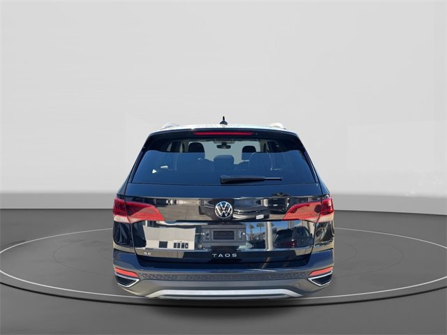 Certified 2023 Volkswagen Taos SE w/ Panoramic Sunroof Package image 4