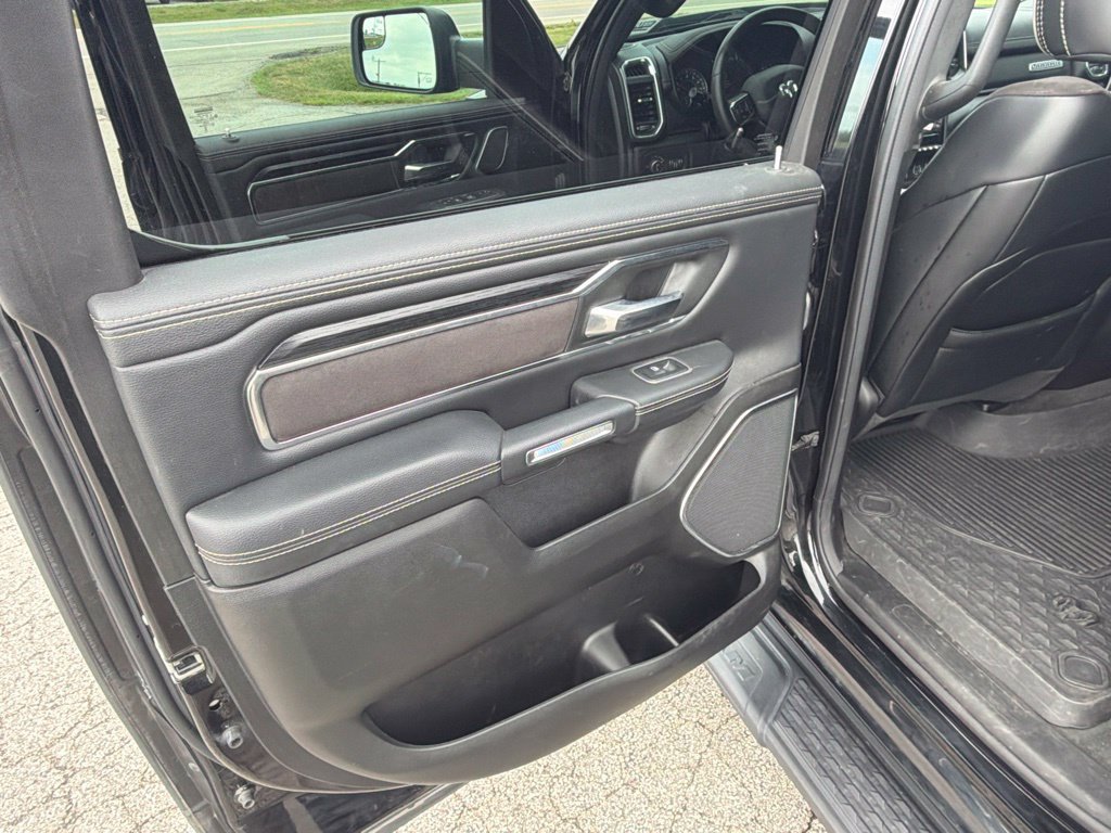 Used 2024 RAM 1500 Laramie AWD/4WD image 26