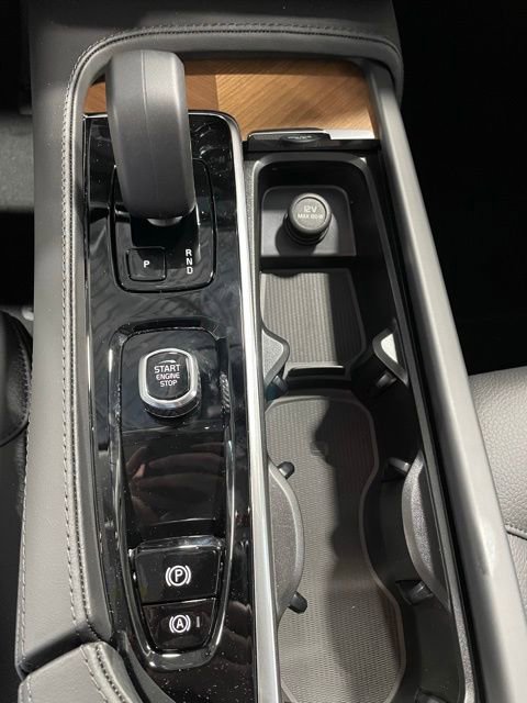 Used 2025 Volvo XC90 T8 Plus image 18