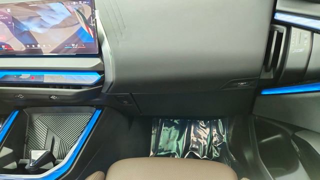 Used 2025 BMW X3 M50 w/ Premium Package image 37