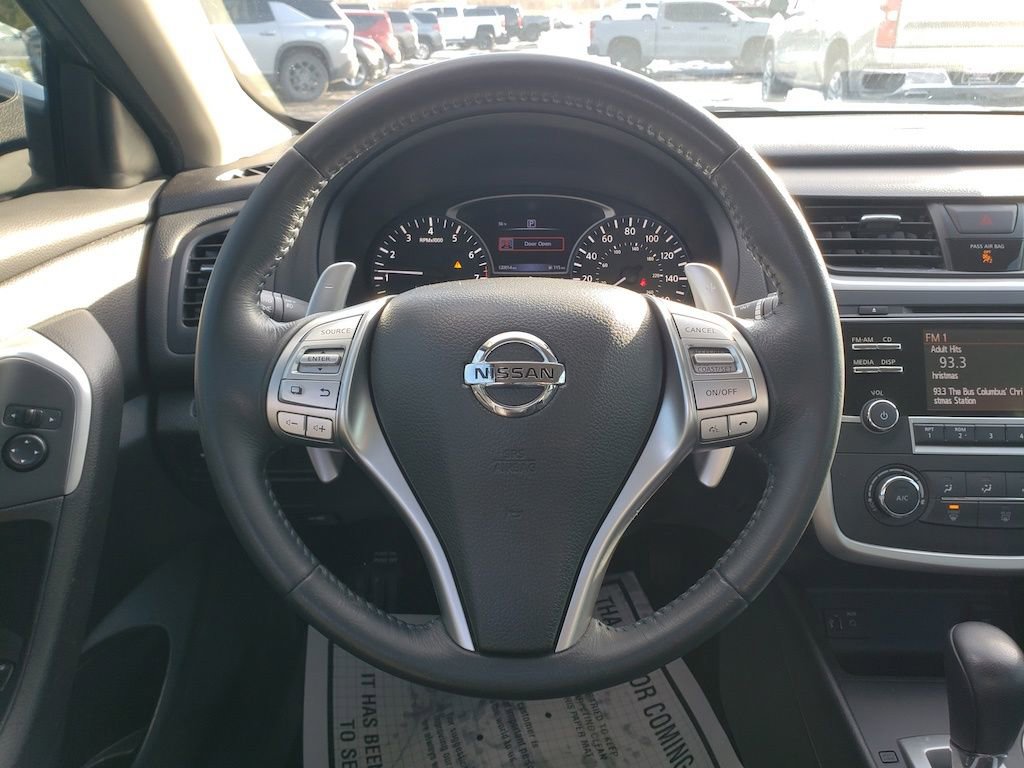 Used 2016 Nissan Altima 2.5 SR w/ LED Appearance Package image 16