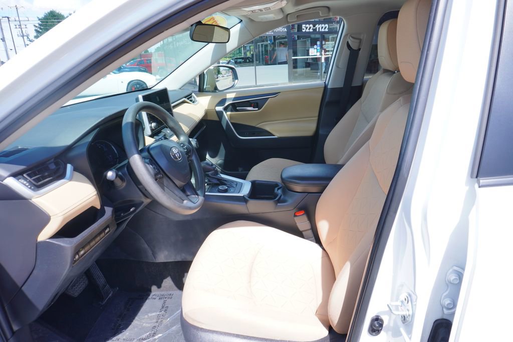 Used 2023 Toyota RAV4 XLE image 21