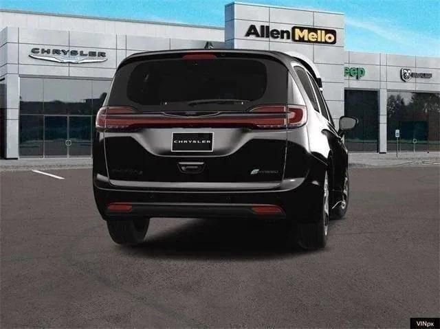 New 2023 Chrysler Pacifica Touring-L w/ S Appearance Package image 14