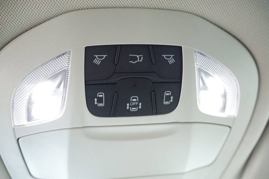 Certified 2023 Chrysler Pacifica Touring-L FWD image 41