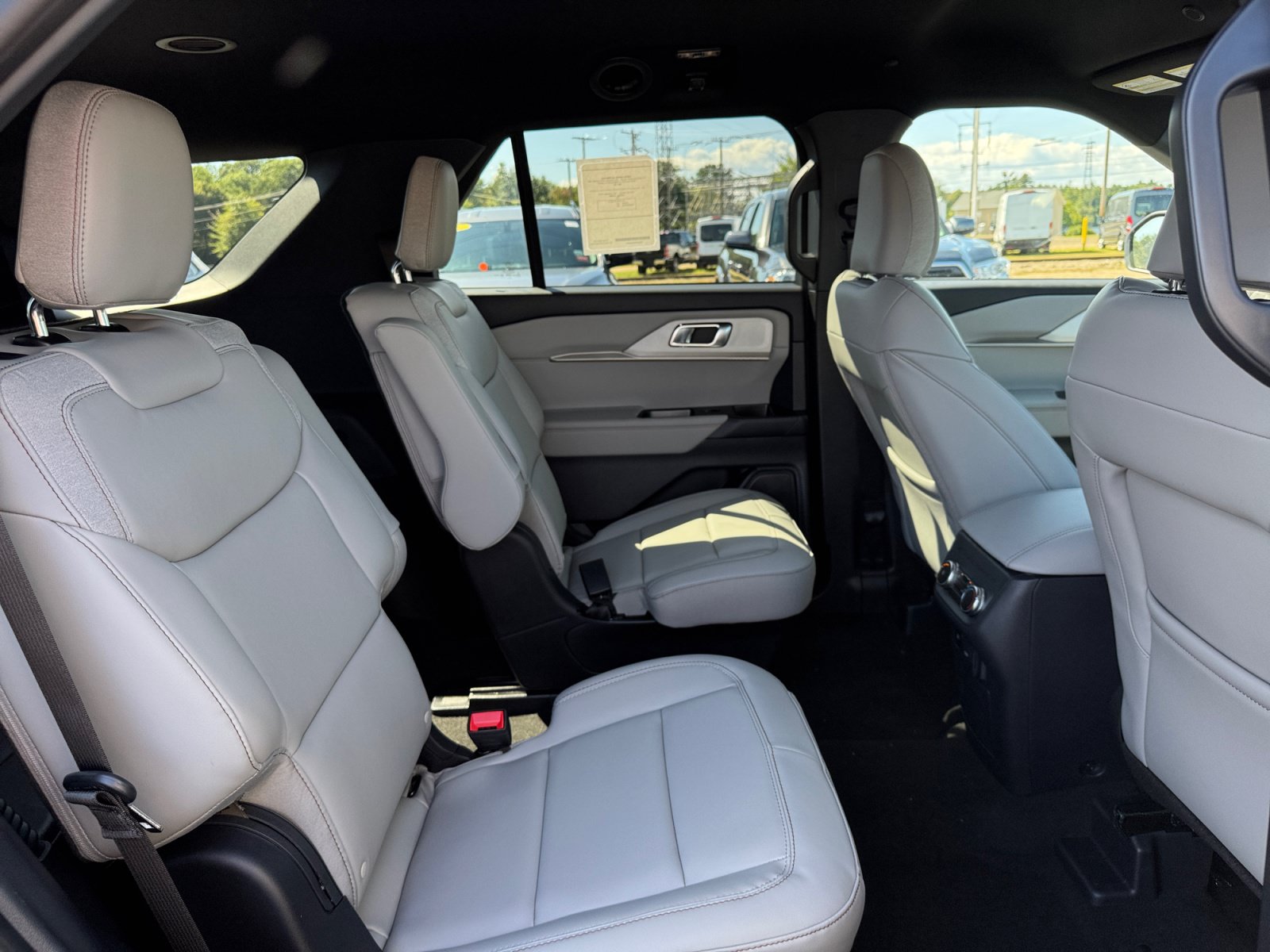 New 2027 Ford Explorer Active w/ Active Comfort Package AWD/4WD image 28