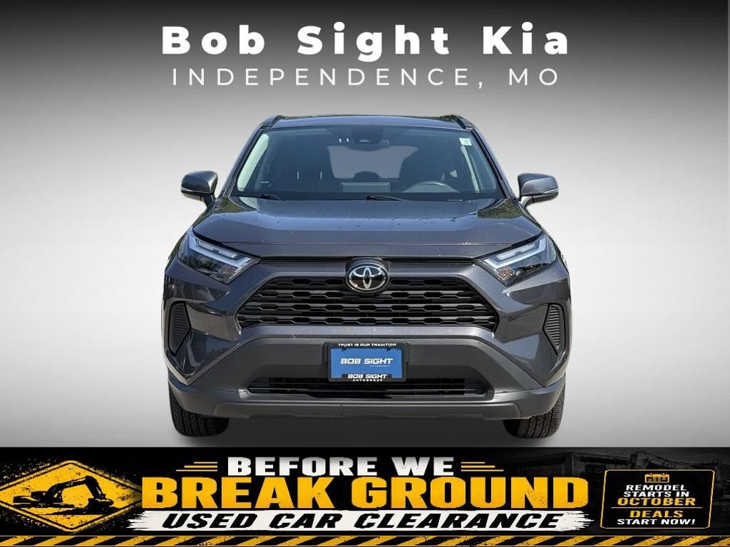 Used 2025 Toyota RAV4 XLE AWD/4WD image 15