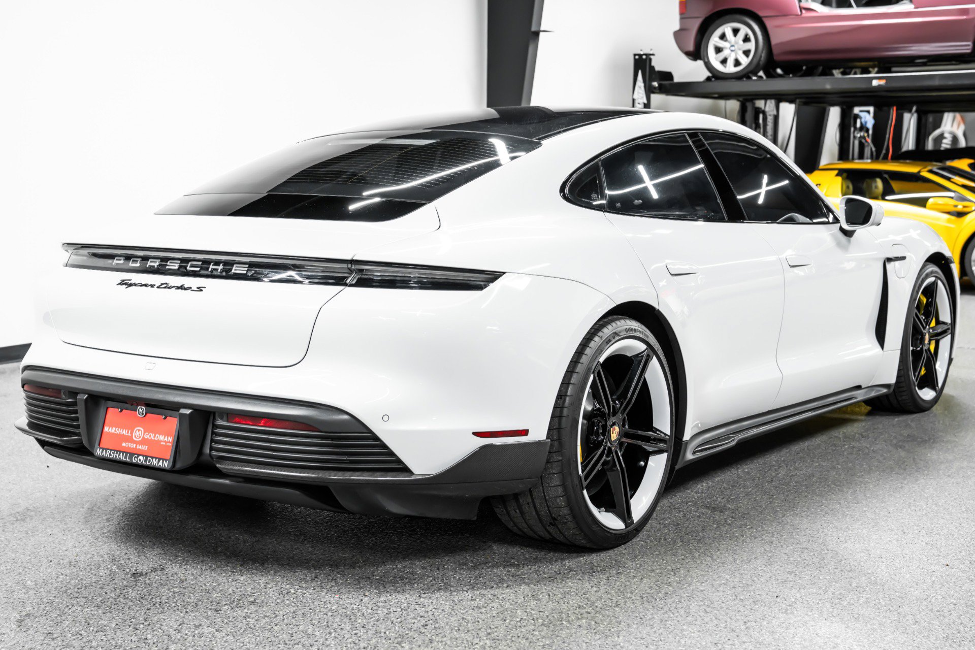 Used 2022 Porsche Taycan Turbo S image 8
