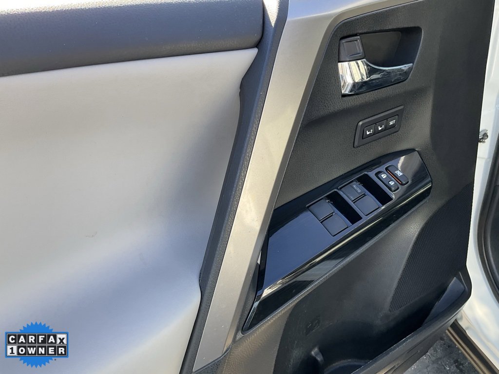 Used 2017 Toyota RAV4 Limited image 25