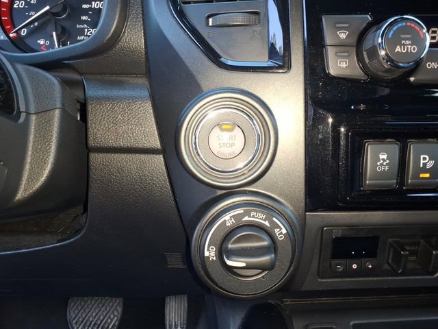 Used 2021 Nissan Titan PRO-4X w/ Pro-4x Convenience Package image 19