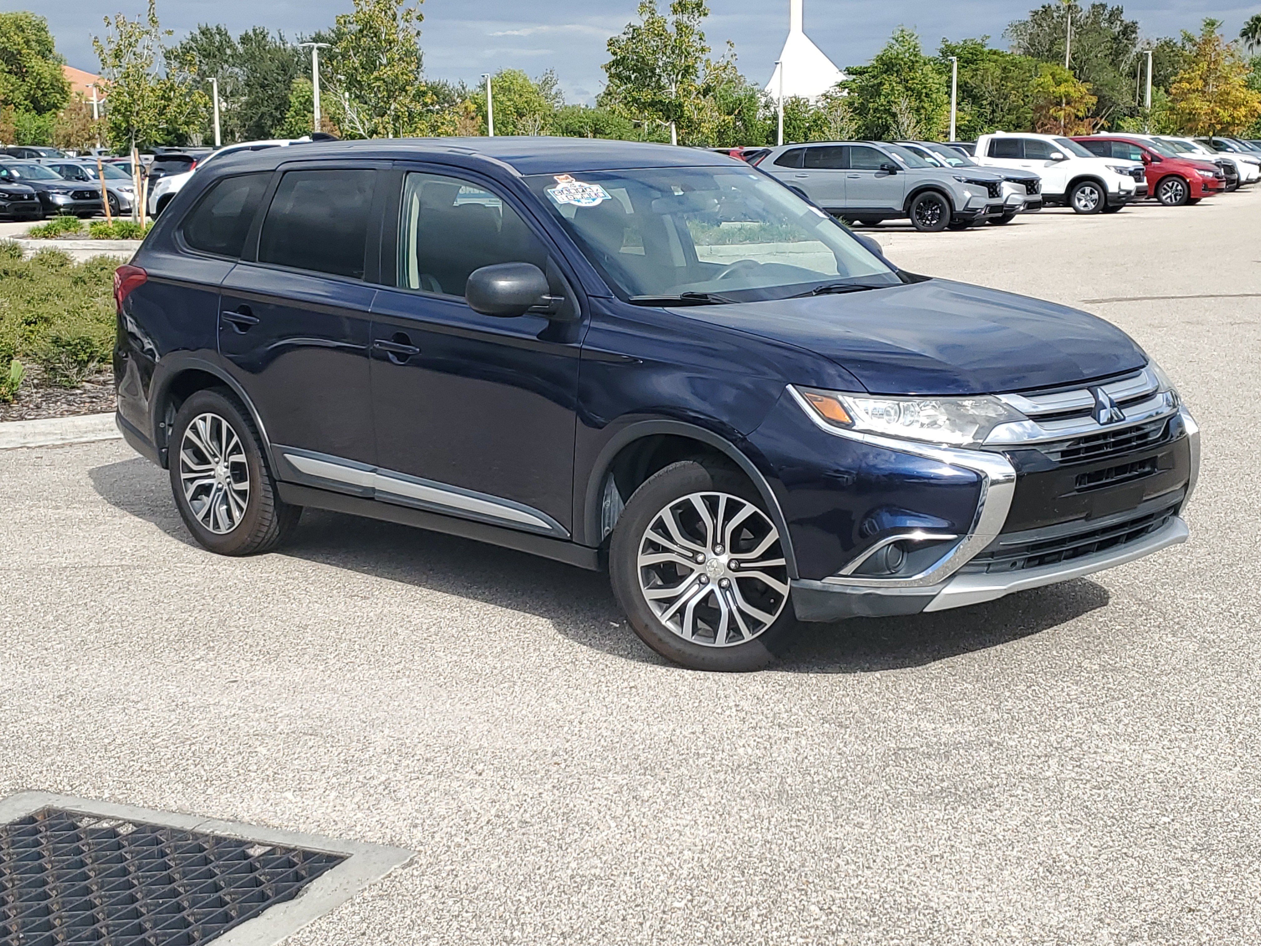 Used 2018 Mitsubishi Outlander ES image 31