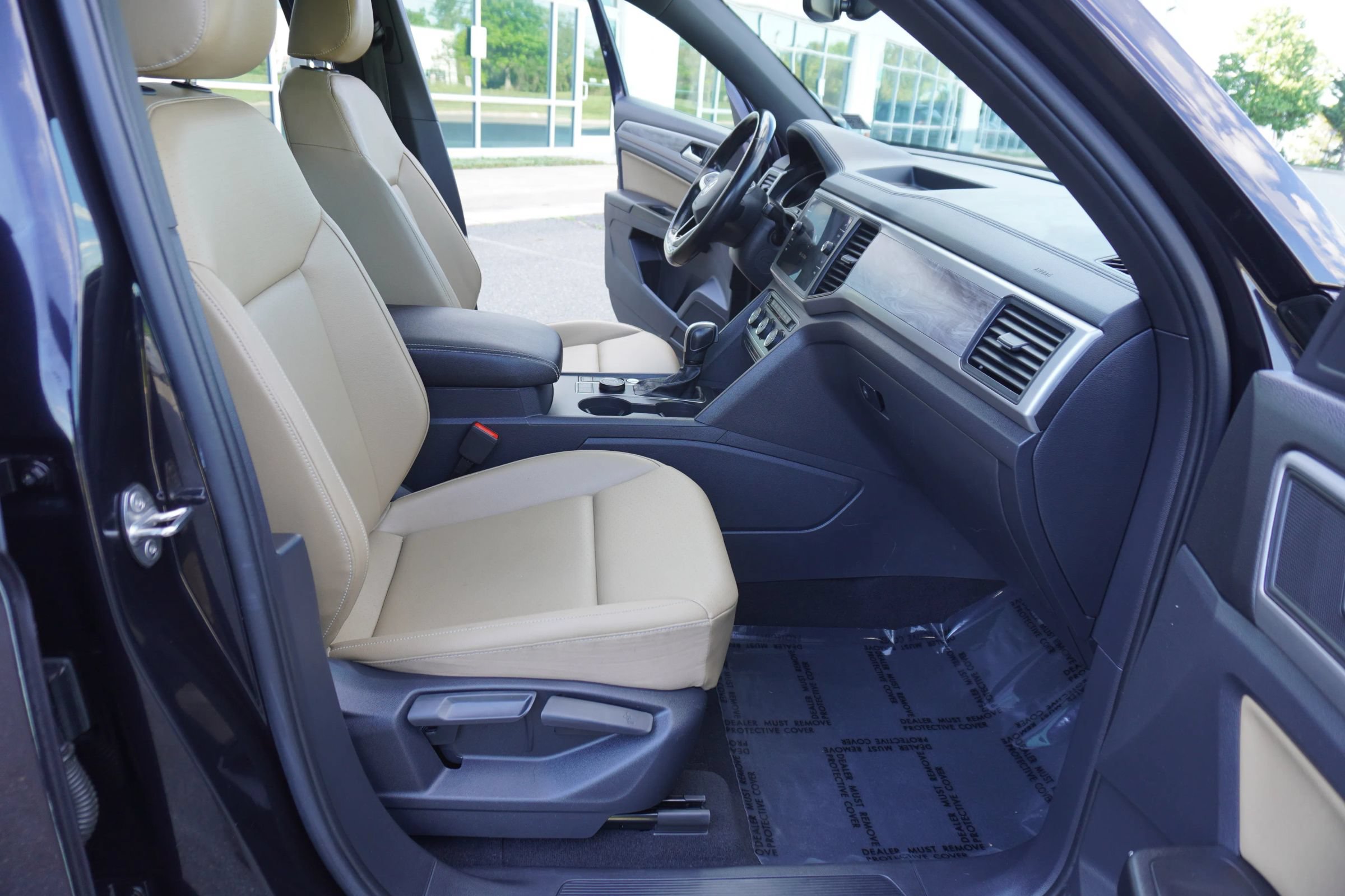 Used 2020 Volkswagen Atlas Cross Sport SE w/ Panoramic Sunroof Package AWD/4WD image 10