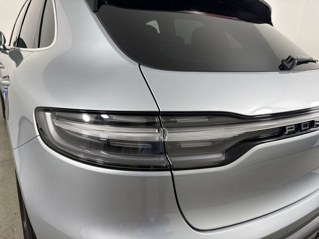 Certified 2026 Porsche Macan AWD/4WD image 18
